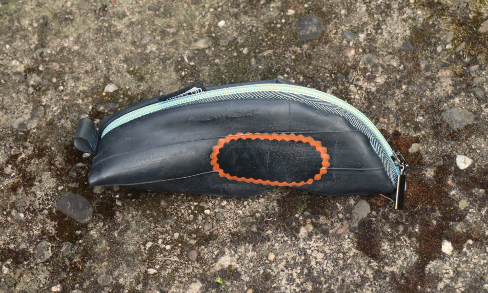Brillenetui aus recyceltem Fahrradschlauch – Bild 2