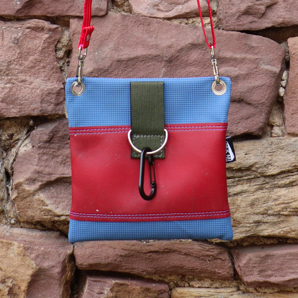 Gürteltasche aus Schulturnmatte – Bild 2