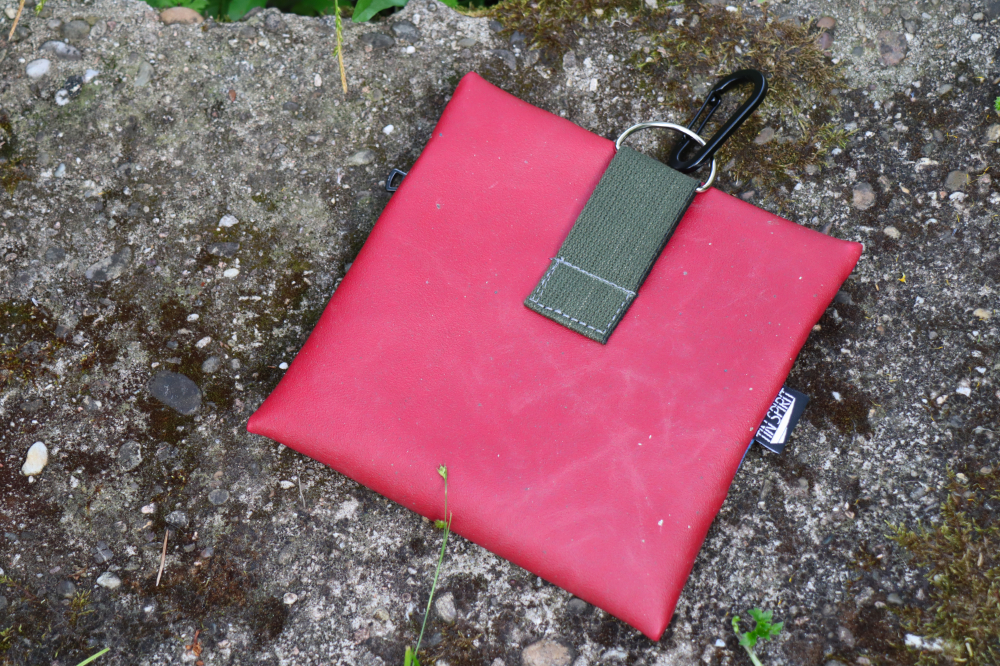 Gürteltasche aus Schulturnmatte – Bild 4