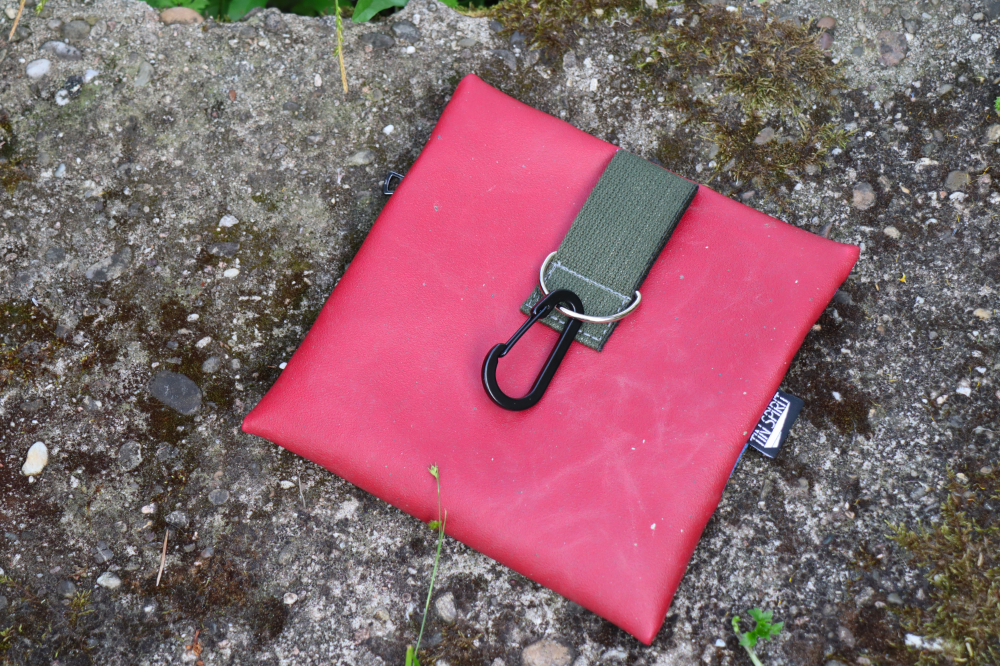 Gürteltasche aus Schulturnmatte – Bild 3